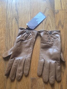 Womans Brown Leather Gloves